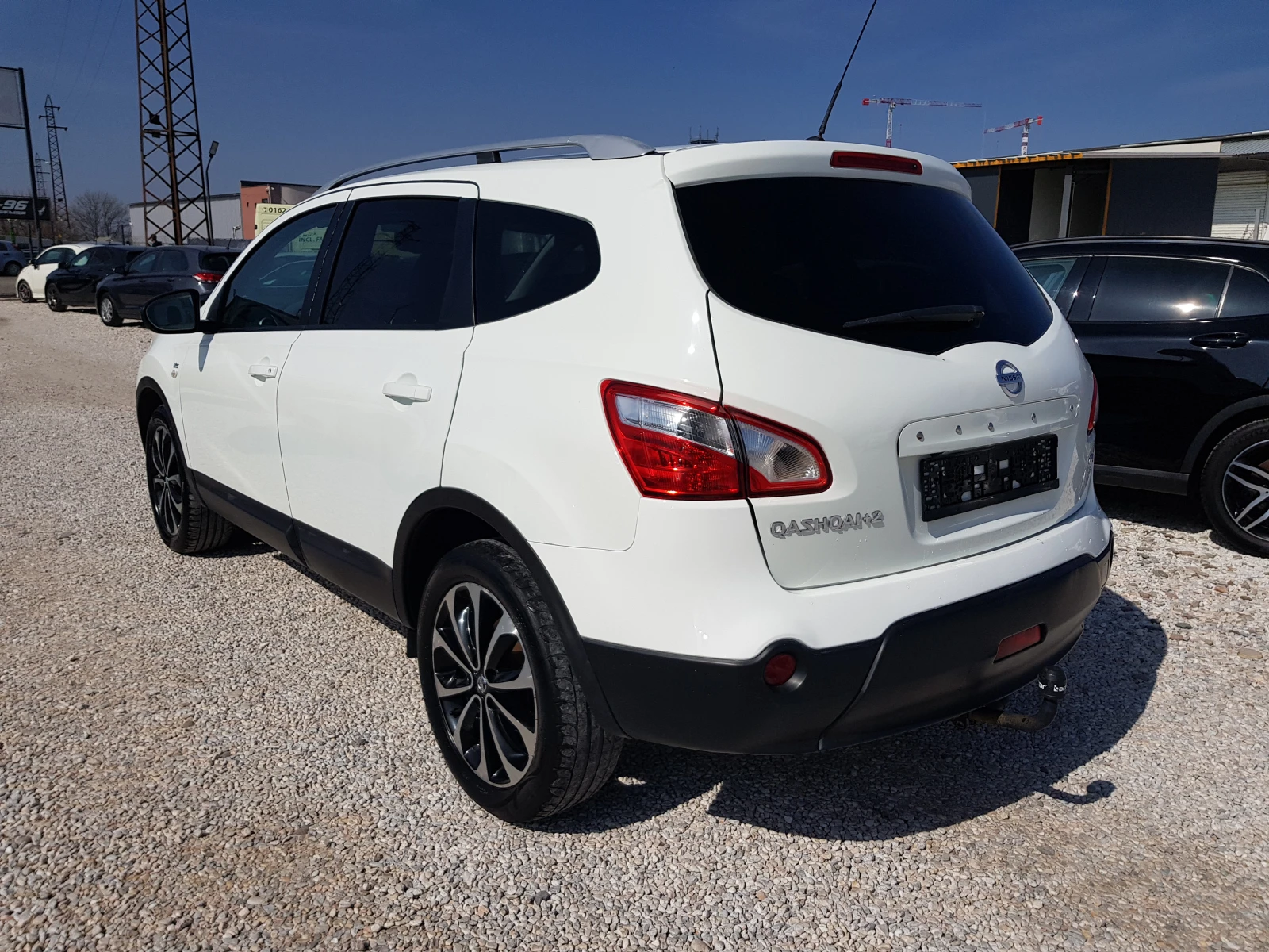 Nissan Qashqai 2.0 DCI 4X4 TEKNA 7 места ЛИЗИНГ, снимка 6 - Автомобили и джипове - 53827231
