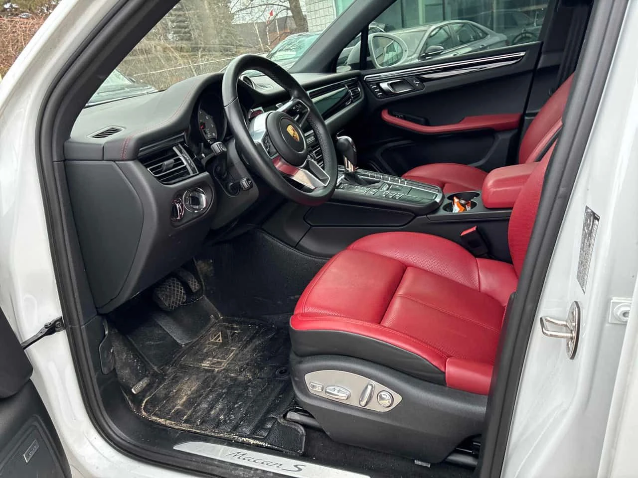 Porsche Macan * S * DISTRONIC* BOSE* ОБДУХВАНЕ* , снимка 5 - Автомобили и джипове - 54160978