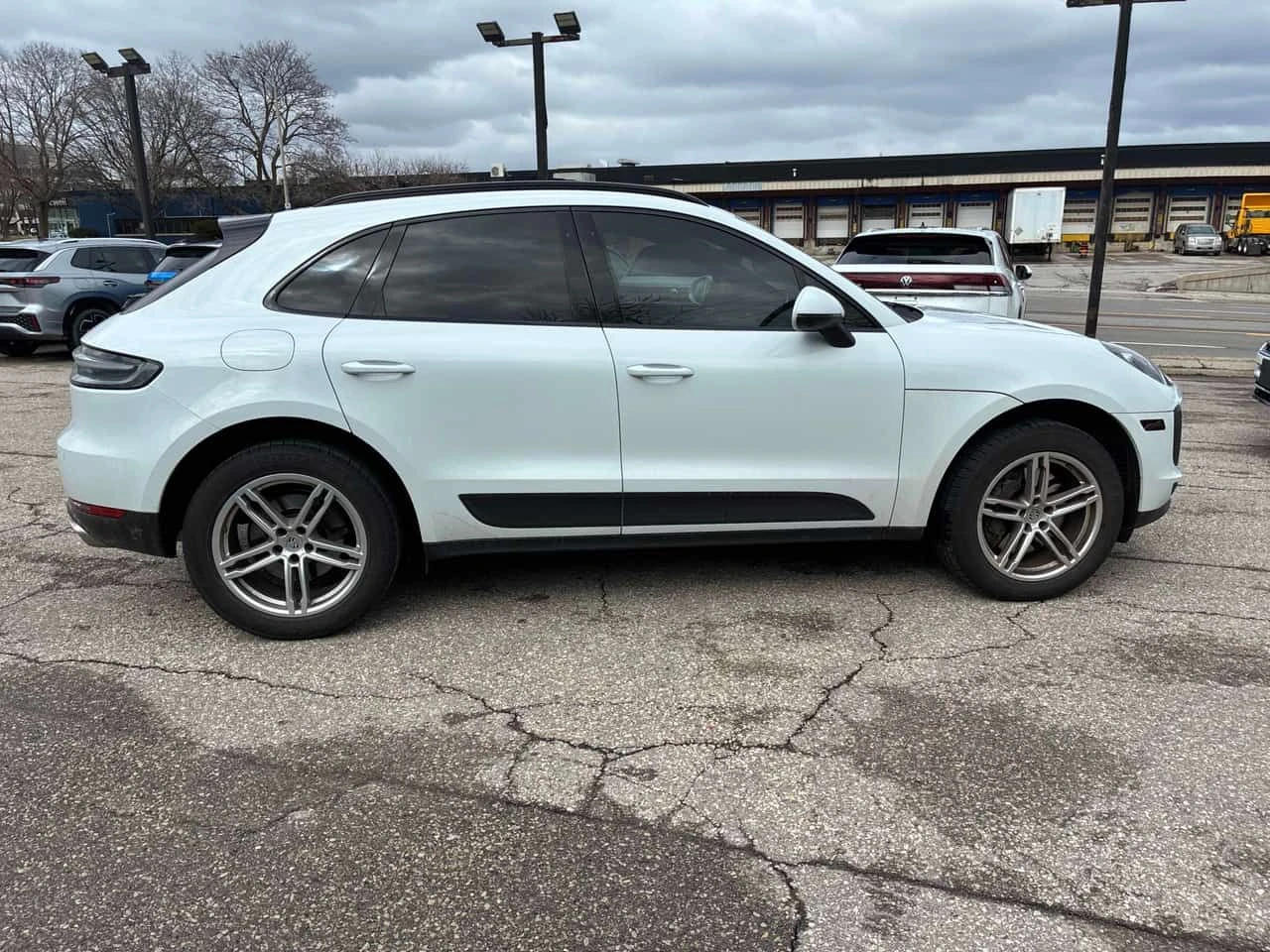 Porsche Macan * S * DISTRONIC* BOSE* ОБДУХВАНЕ* , снимка 3 - Автомобили и джипове - 54160978