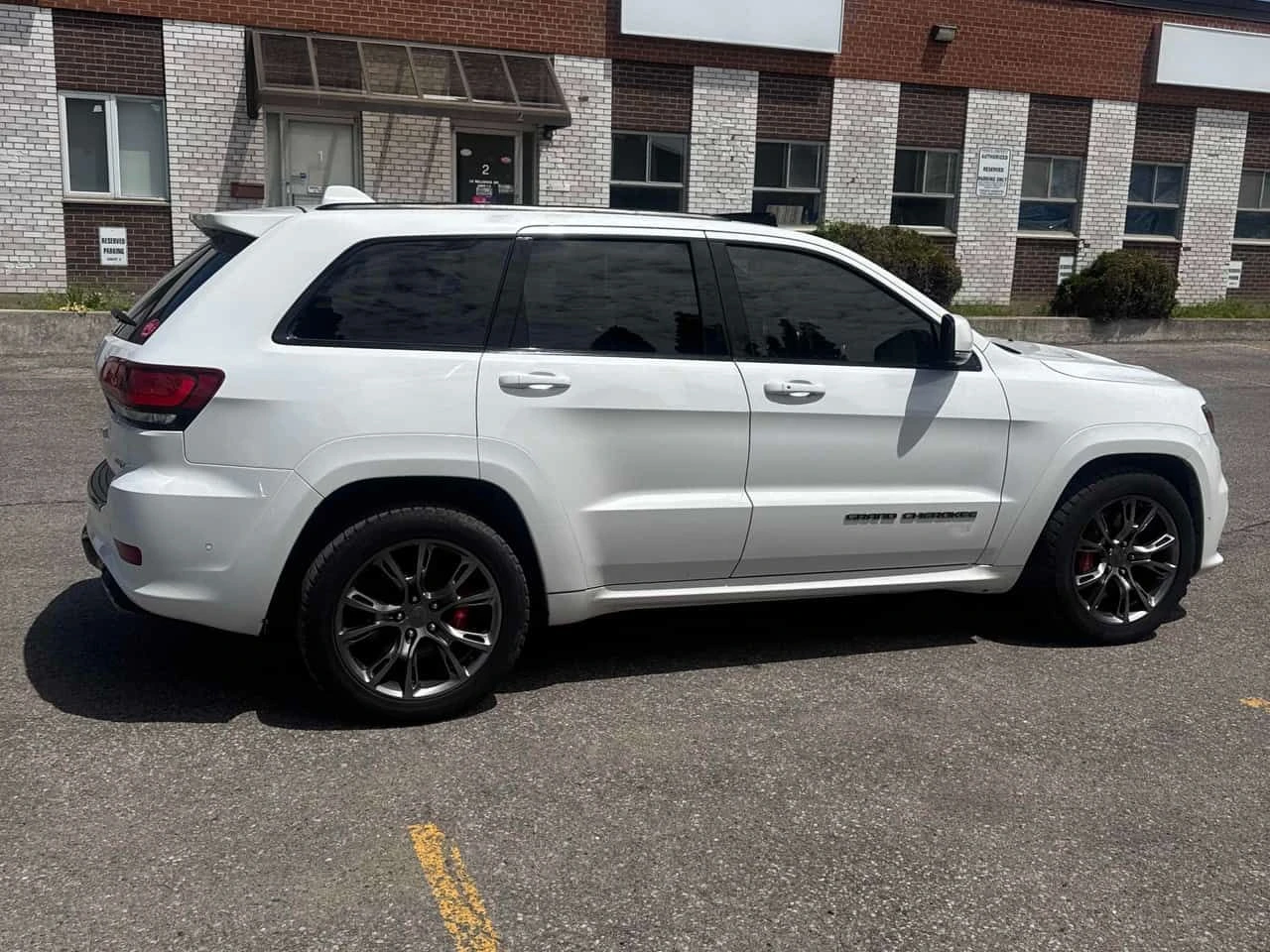Jeep Grand cherokee * SRT * АВТОКРЕДИТ БЕЗ ПЪРВОНАЧАЛНА ВНОСКА, снимка 4 - Автомобили и джипове - 54629578