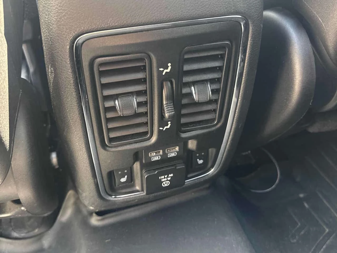 Jeep Grand cherokee * SRT * АВТОКРЕДИТ БЕЗ ПЪРВОНАЧАЛНА ВНОСКА, снимка 16 - Автомобили и джипове - 54629578