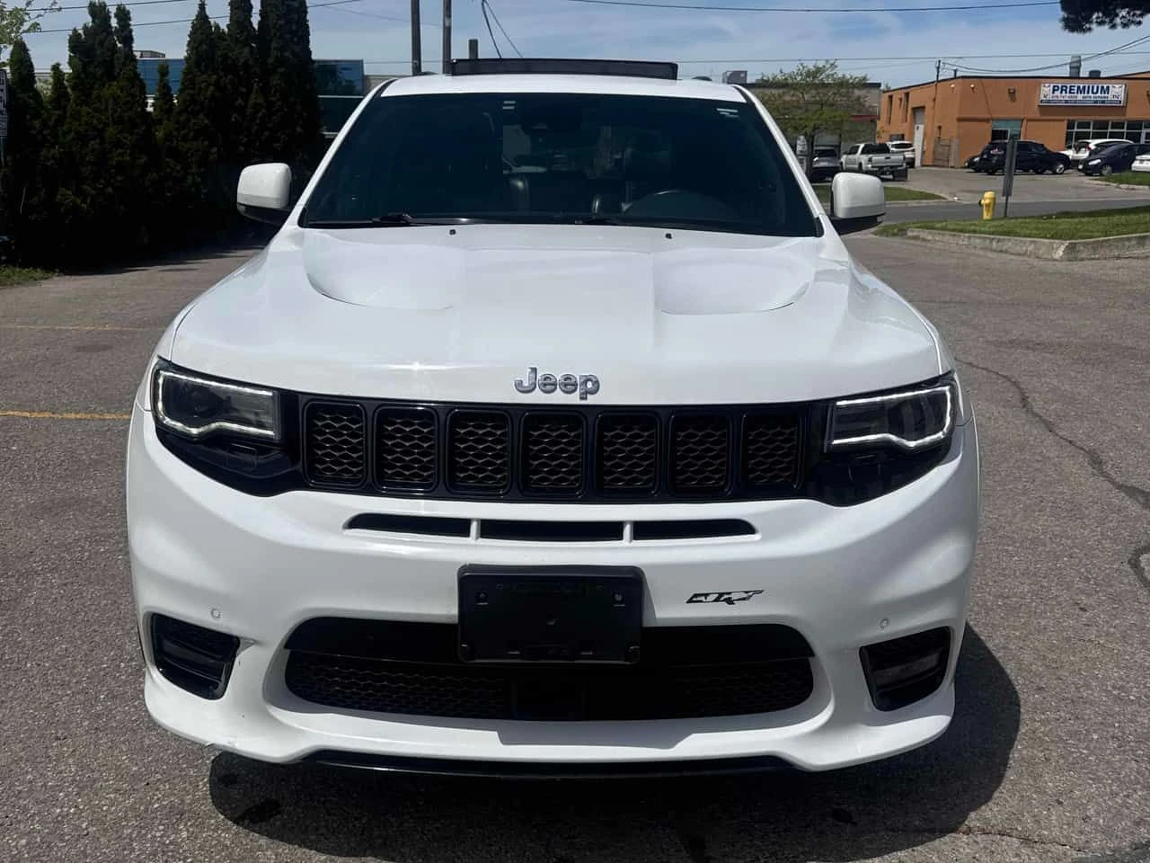 Jeep Grand cherokee * SRT * АВТОКРЕДИТ БЕЗ ПЪРВОНАЧАЛНА ВНОСКА, снимка 2 - Автомобили и джипове - 54629578