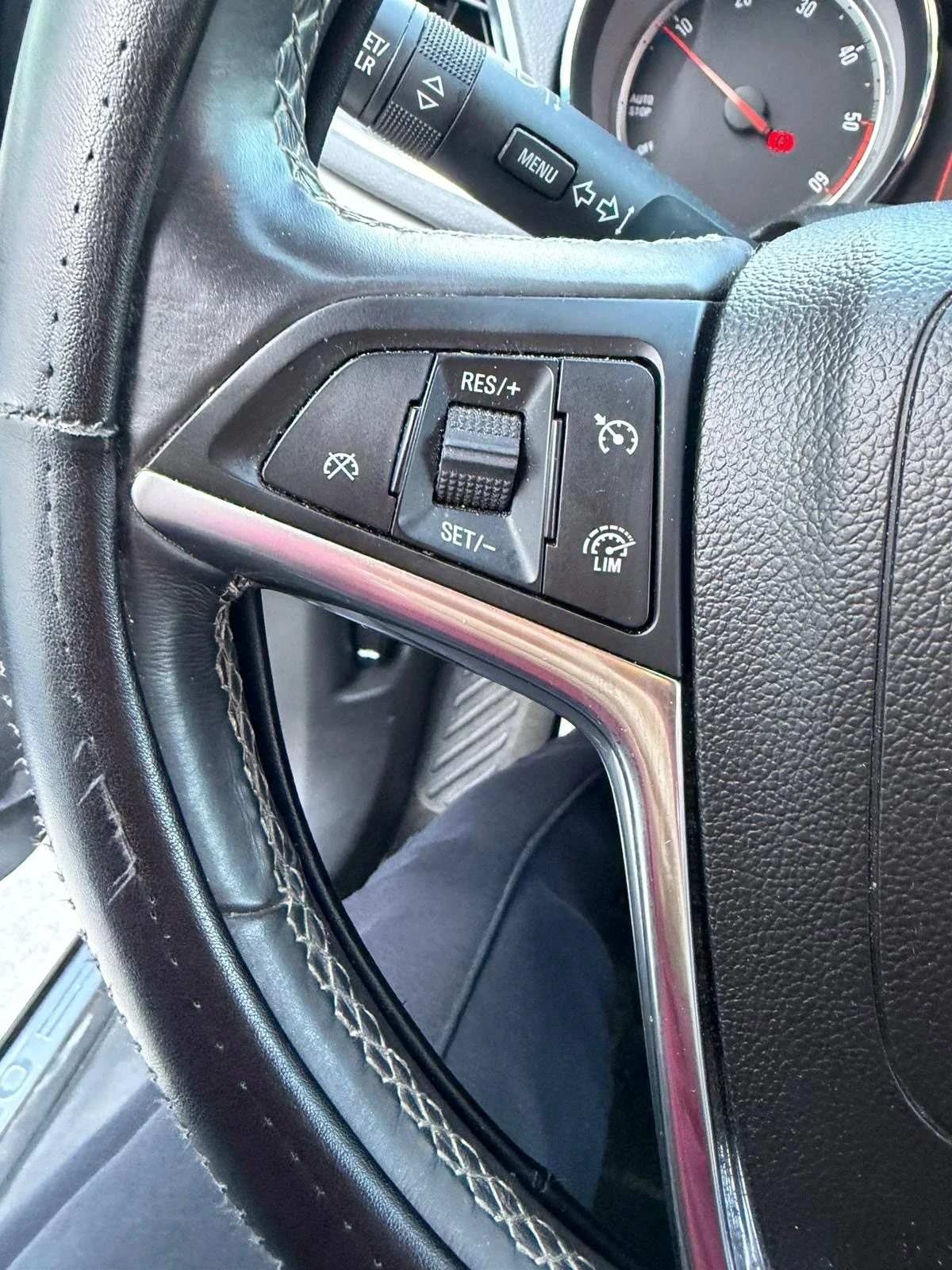 Opel Mokka 1.6 дизел кожа навигация камера, снимка 4 - Автомобили и джипове - 54742407