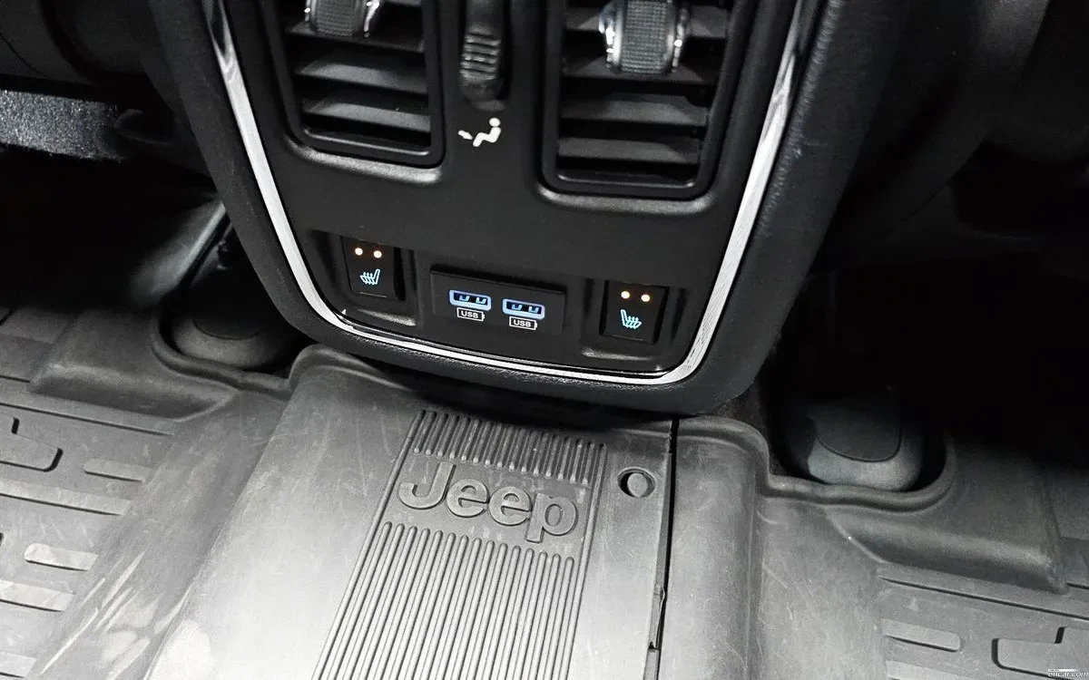 Jeep Cherokee 3.6 Limited , снимка 13 - Автомобили и джипове - 54763177