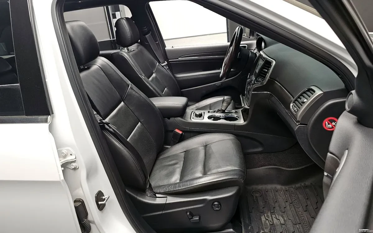 Jeep Cherokee 3.6 Limited , снимка 8 - Автомобили и джипове - 54763177