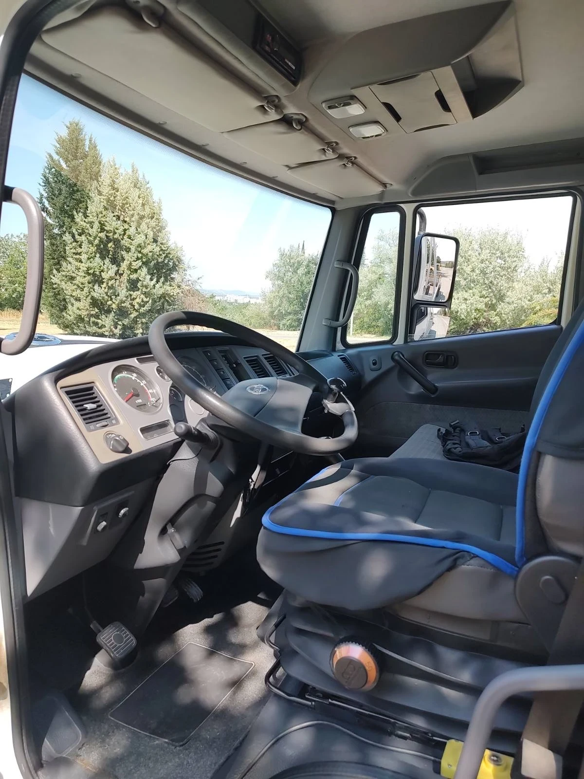 Nissan Atleon 35.15 Тристранен самосвал  - изображение 8