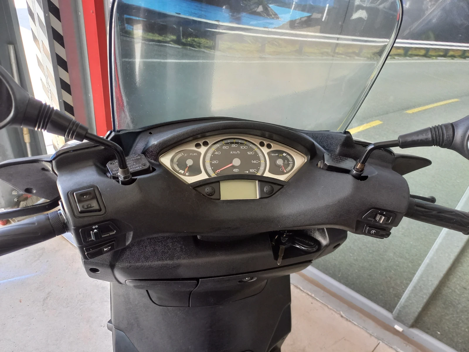 Yamaha X-max 250 - изображение 8