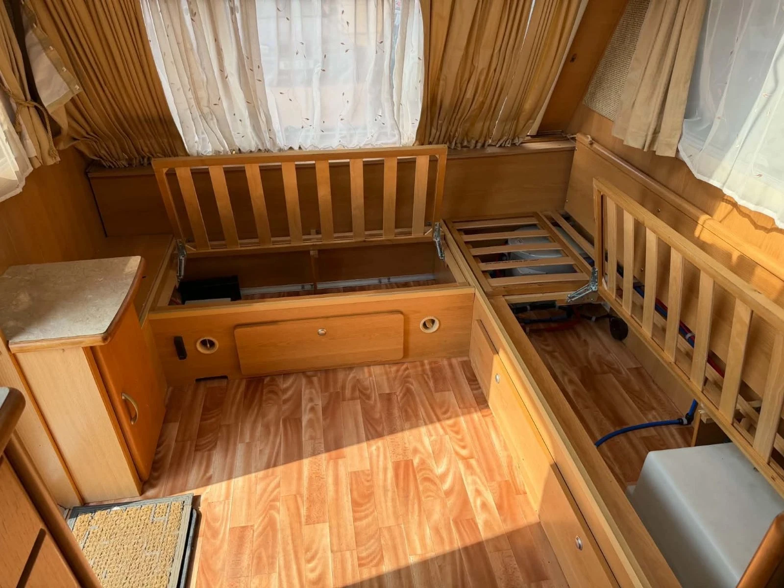 Каравана Buccaneer Agrosy 550, снимка 13 - Каравани и кемпери - 55610048