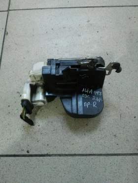 Брава врата предна дясна Алфа Ромео 147 2врати