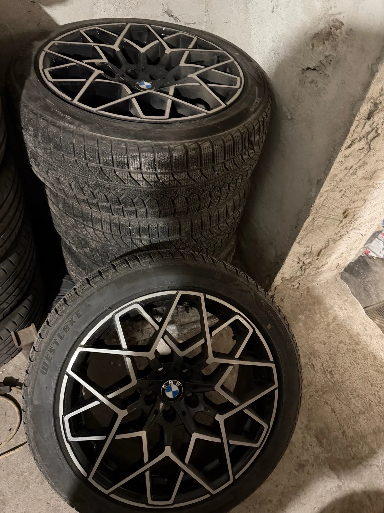 Гуми с джанти Други 275/40R19