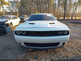 Dodge Challenger 5.7L V-8 VVT, 372HP Rear Wheel Drive, снимка 4