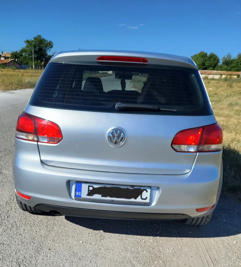 VW Golf 1.6 tdi, снимка 4 - Автомобили и джипове - 48214326