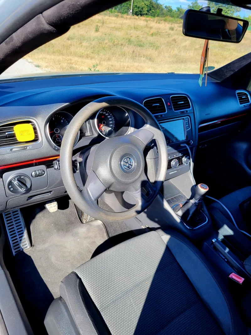 VW Golf 1.6 tdi, снимка 8 - Автомобили и джипове - 48214326