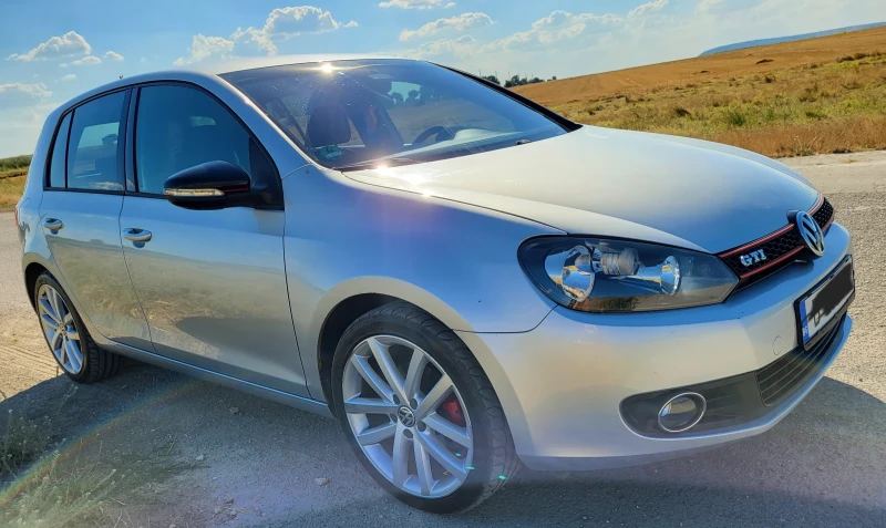 VW Golf 1.6 tdi, снимка 3 - Автомобили и джипове - 48214326