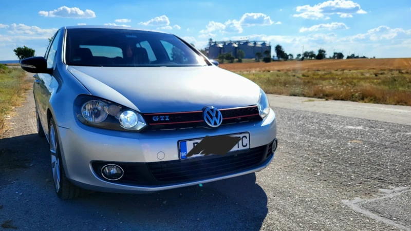 VW Golf 1.6 tdi, снимка 2 - Автомобили и джипове - 48214326