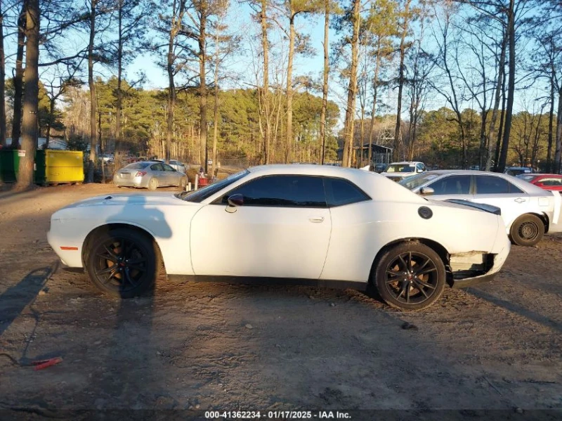 Dodge Challenger 5.7L V-8 VVT, 372HP Rear Wheel Drive, снимка 6 - Автомобили и джипове - 49211819