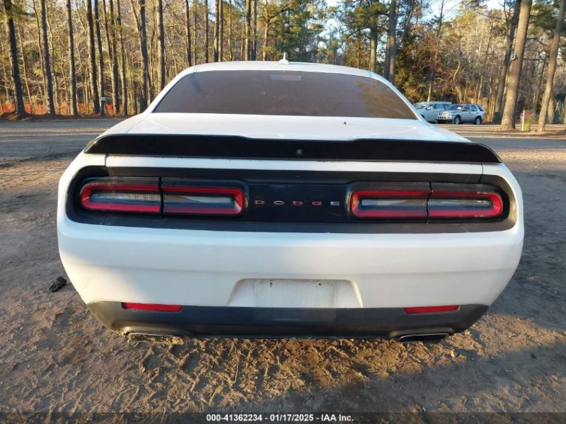 Dodge Challenger 5.7L V-8 VVT, 372HP Rear Wheel Drive, снимка 8 - Автомобили и джипове - 49211819