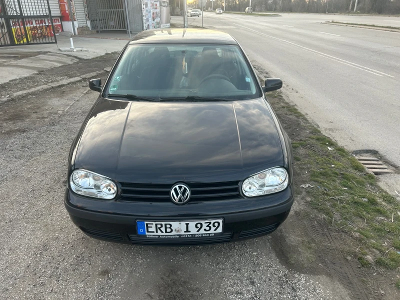 VW Golf 1.6, снимка 1 - Автомобили и джипове - 49418950