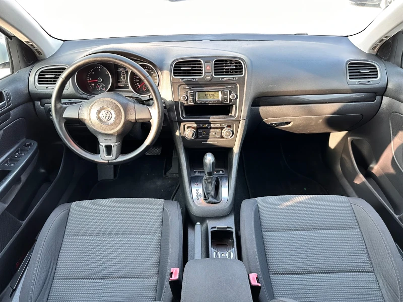 VW Golf ПОДГРЕВ/ПАРКТРОНИК/АВТОМАТ, снимка 6 - Автомобили и джипове - 51671745