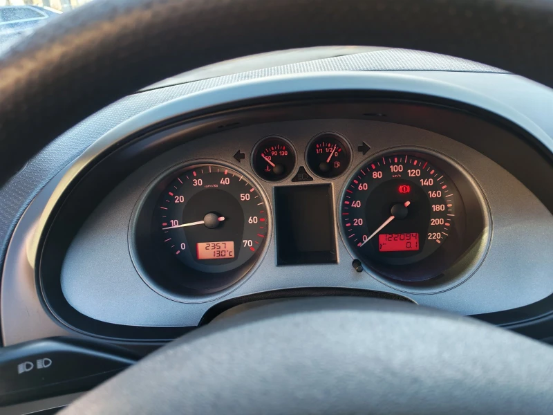 Seat Ibiza 1.2, снимка 8 - Автомобили и джипове - 52537244