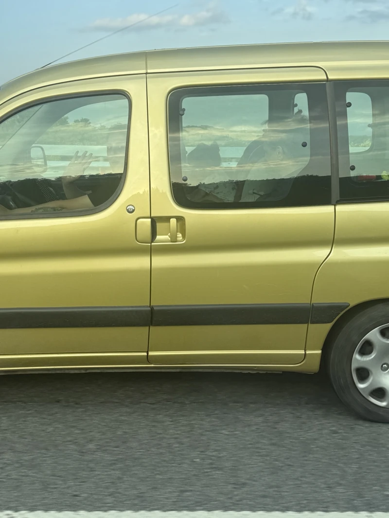 Peugeot Partner, снимка 2 - Автомобили и джипове - 53009370