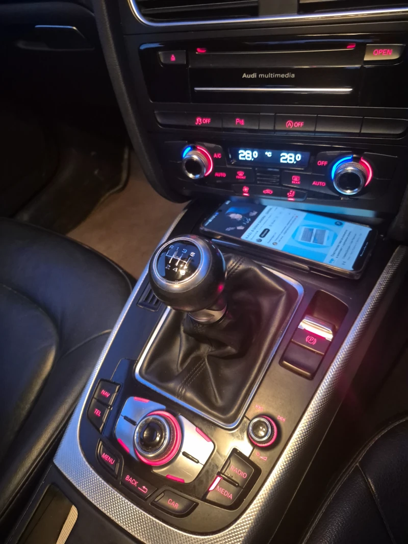 Audi A4 Audi A4 ! Кожа! Навигация! Сменен ангренаж, снимка 9 - Автомобили и джипове - 53071939