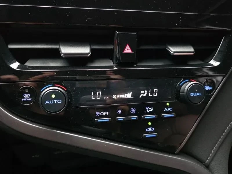 Toyota Camry, снимка 15 - Автомобили и джипове - 56740272