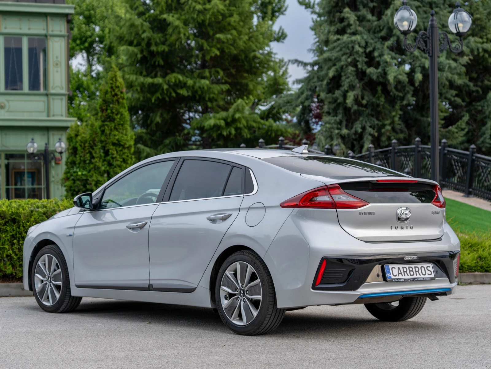 Hyundai Ioniq 1.6i HYBRID 105 к.с. Infinity Audio - изображение 5