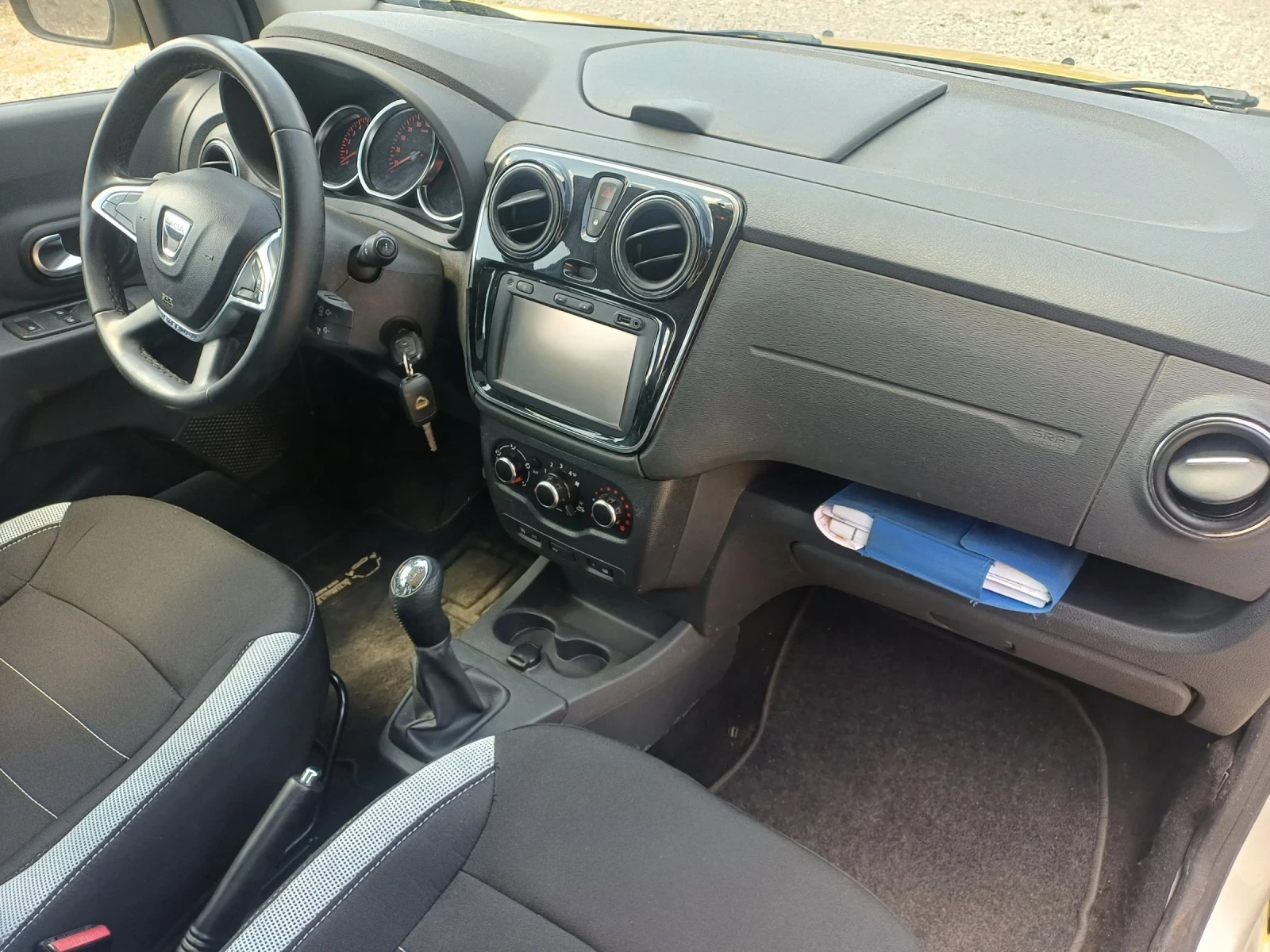 Dacia Lodgy 1.6i 7места - изображение 9