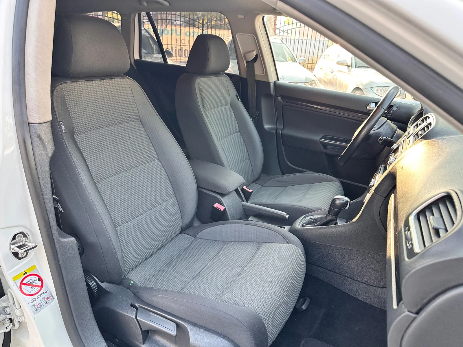 VW Golf ПОДГРЕВ/ПАРКТРОНИК/АВТОМАТ - изображение 10