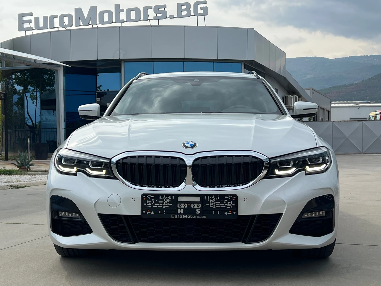 BMW 330 d, X-Drive, MHEV 48V, M SPORT, INDIVIDUAL-KATO HOB - изображение 2
