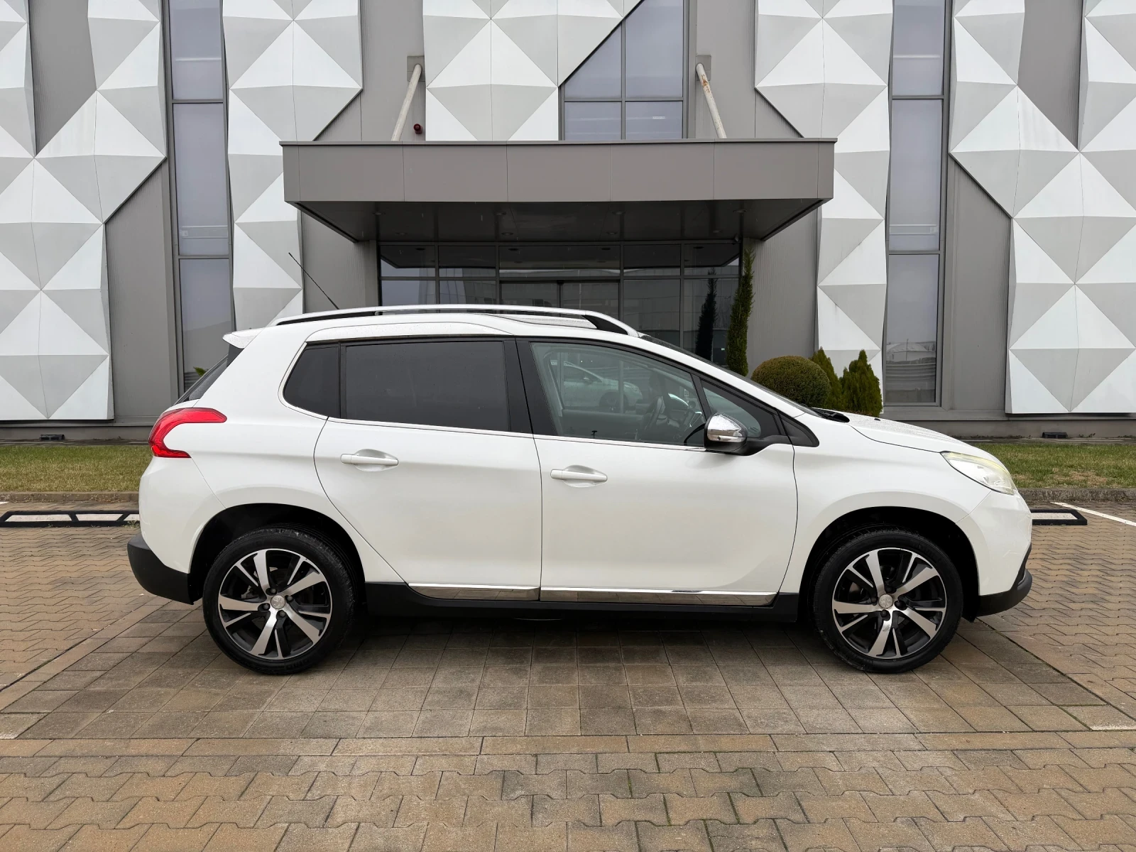 Peugeot 2008 1.6d 120kc.allure - изображение 6
