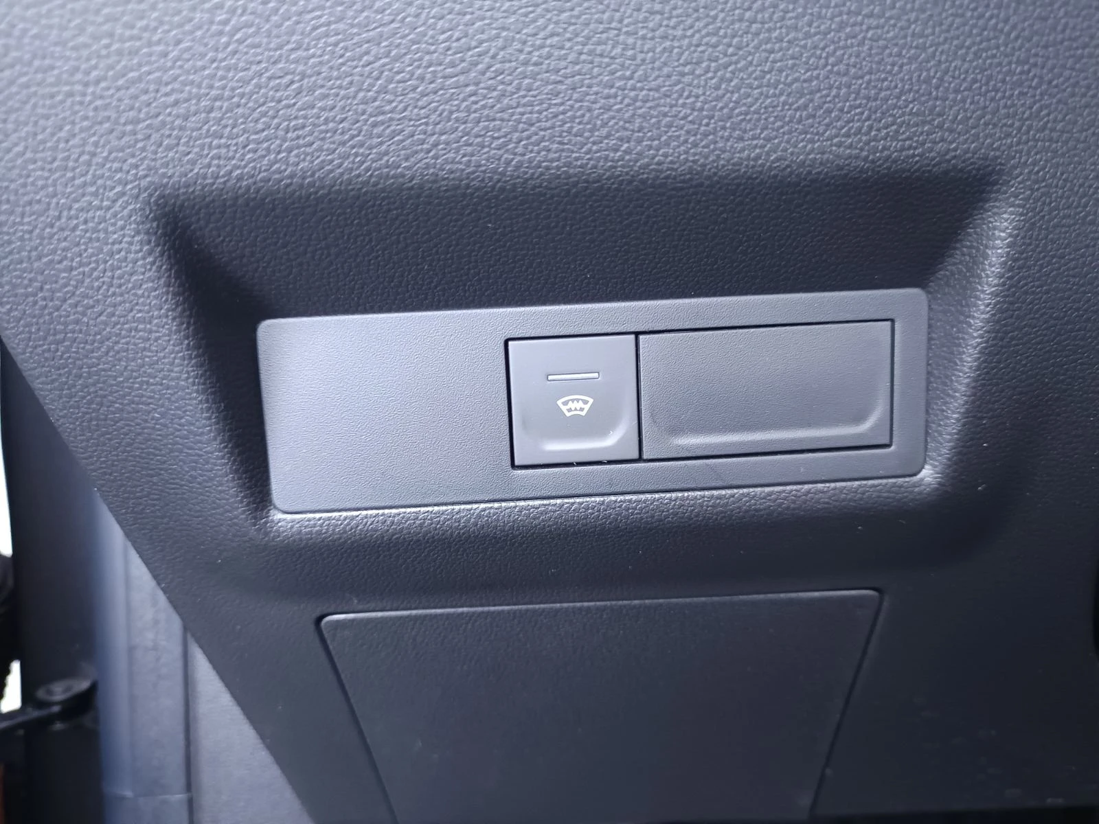 Renault Captur 1.3Тce/ 140к.с. EDC7, снимка 16 - Автомобили и джипове - 53815922