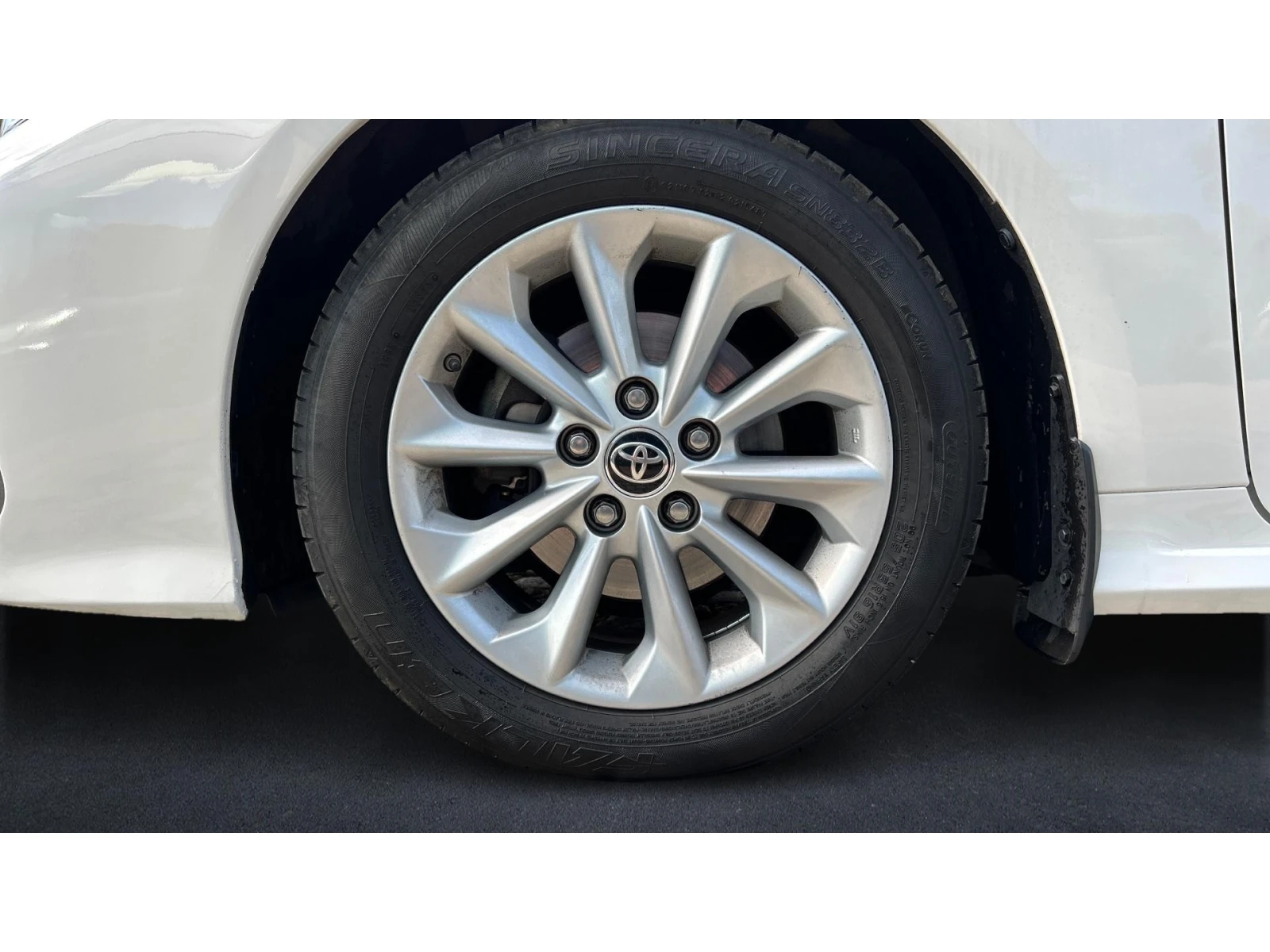 Toyota Corolla 1.5i  A/T, Месечна вноска от 223  , снимка 16 - Автомобили и джипове - 54041121