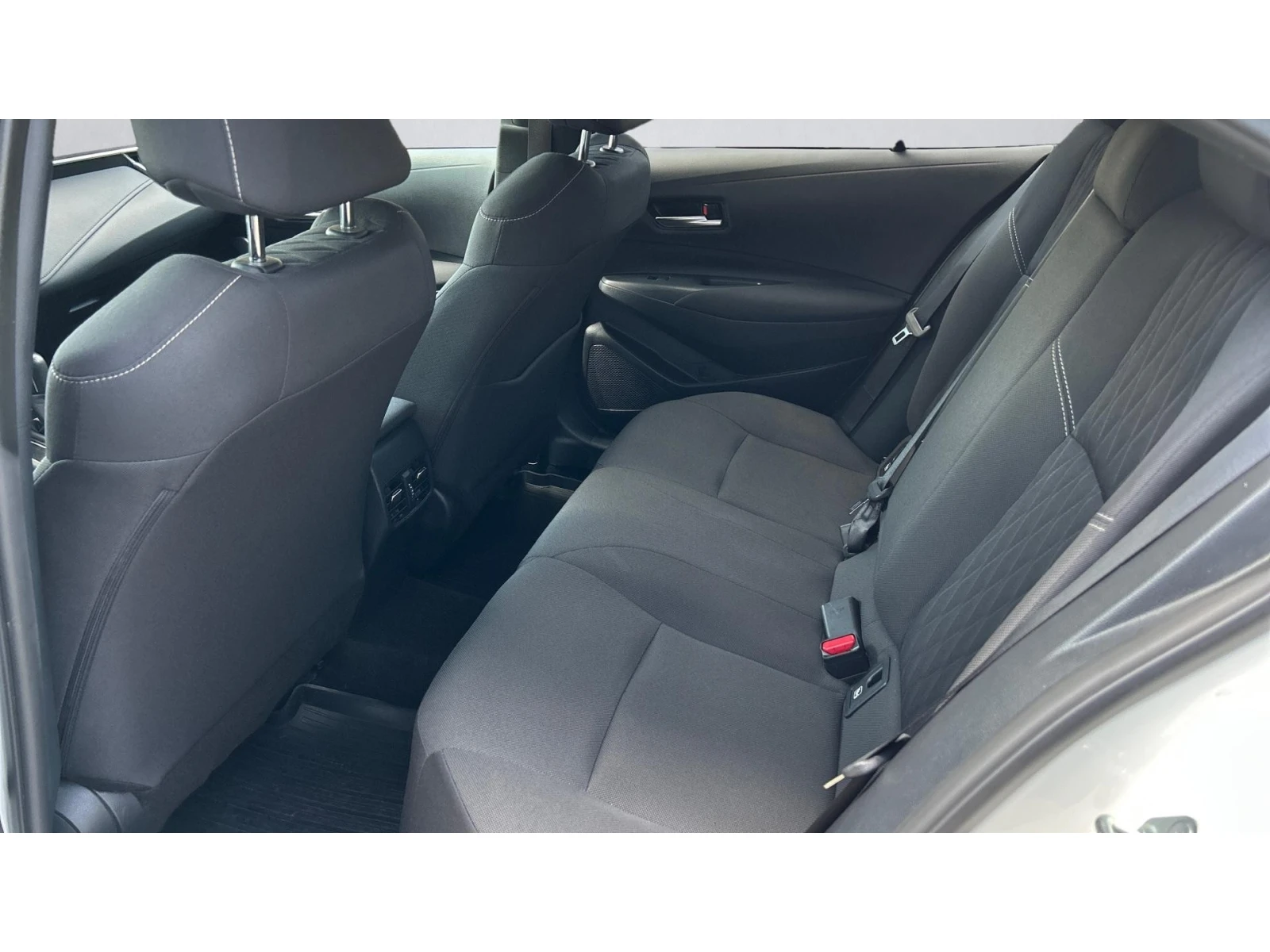 Toyota Corolla 1.5i  A/T, Месечна вноска от 223  , снимка 11 - Автомобили и джипове - 54041121