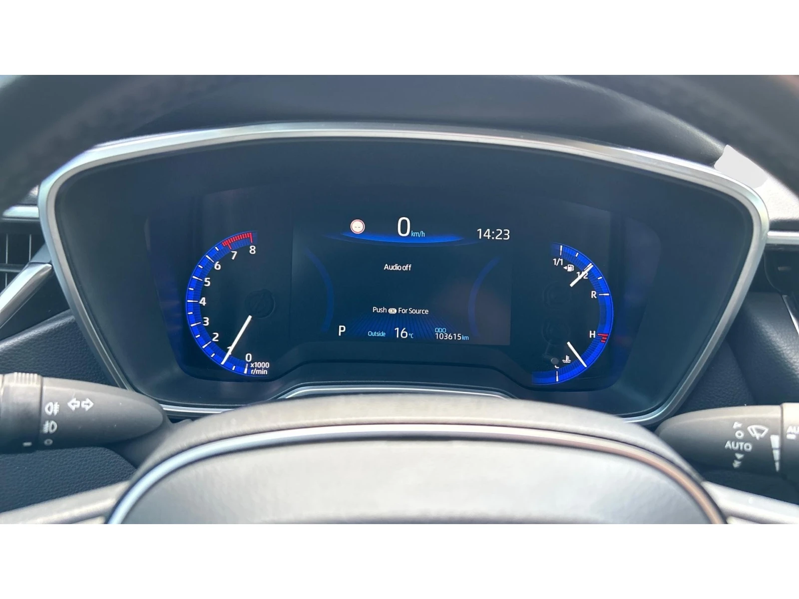 Toyota Corolla 1.5i  A/T, Месечна вноска от 223  , снимка 14 - Автомобили и джипове - 54041121