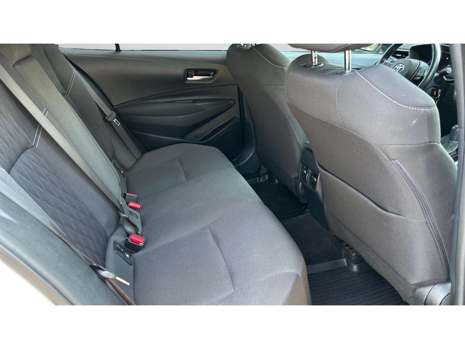 Toyota Corolla 1.5i  A/T, Месечна вноска от 223  , снимка 7 - Автомобили и джипове - 54041121