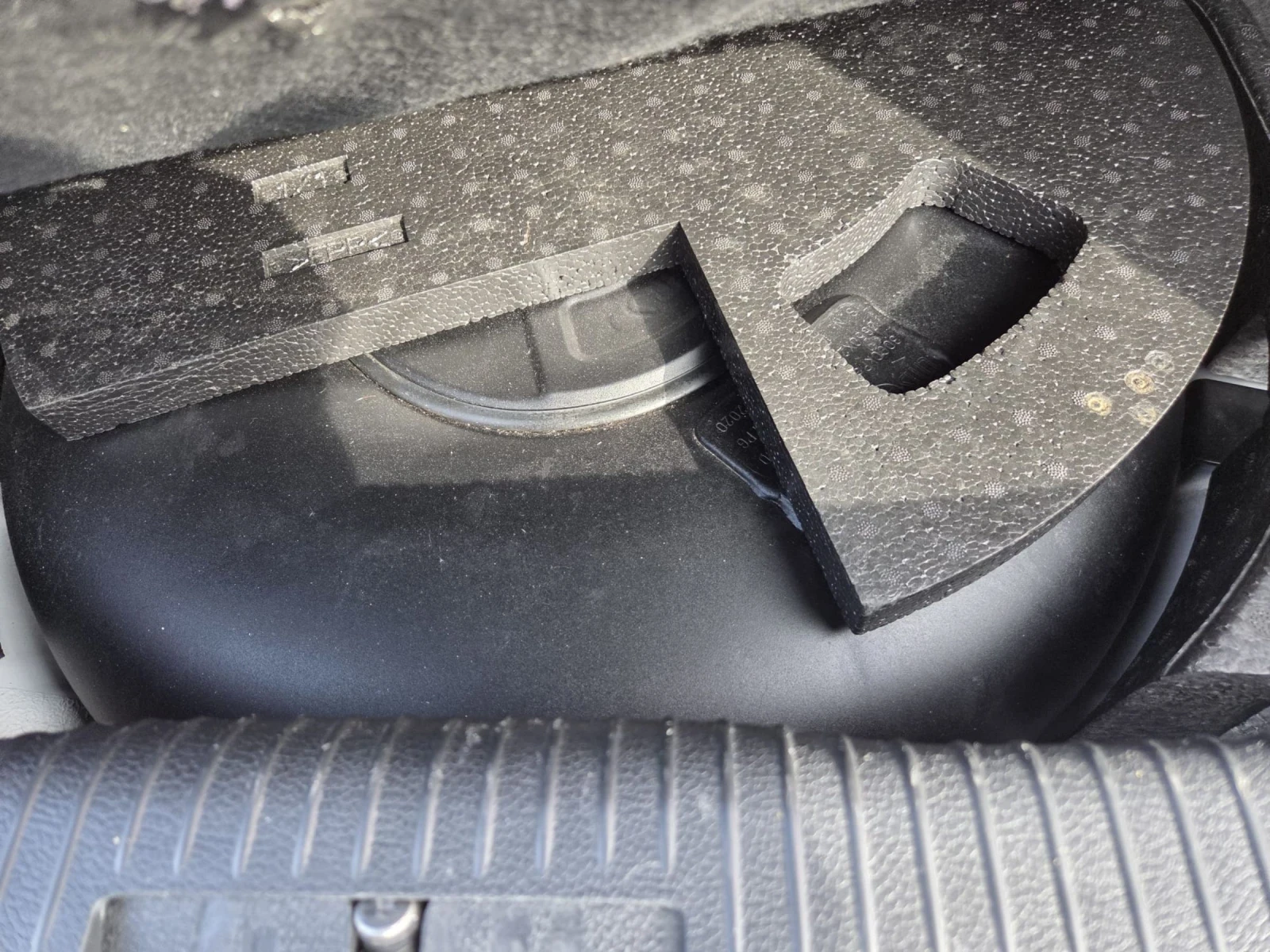 VW Golf 1.6 GPL, снимка 16 - Автомобили и джипове - 54277783