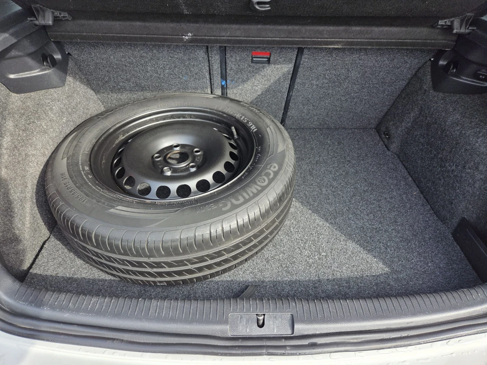 VW Golf 1.6 GPL, снимка 15 - Автомобили и джипове - 54277783