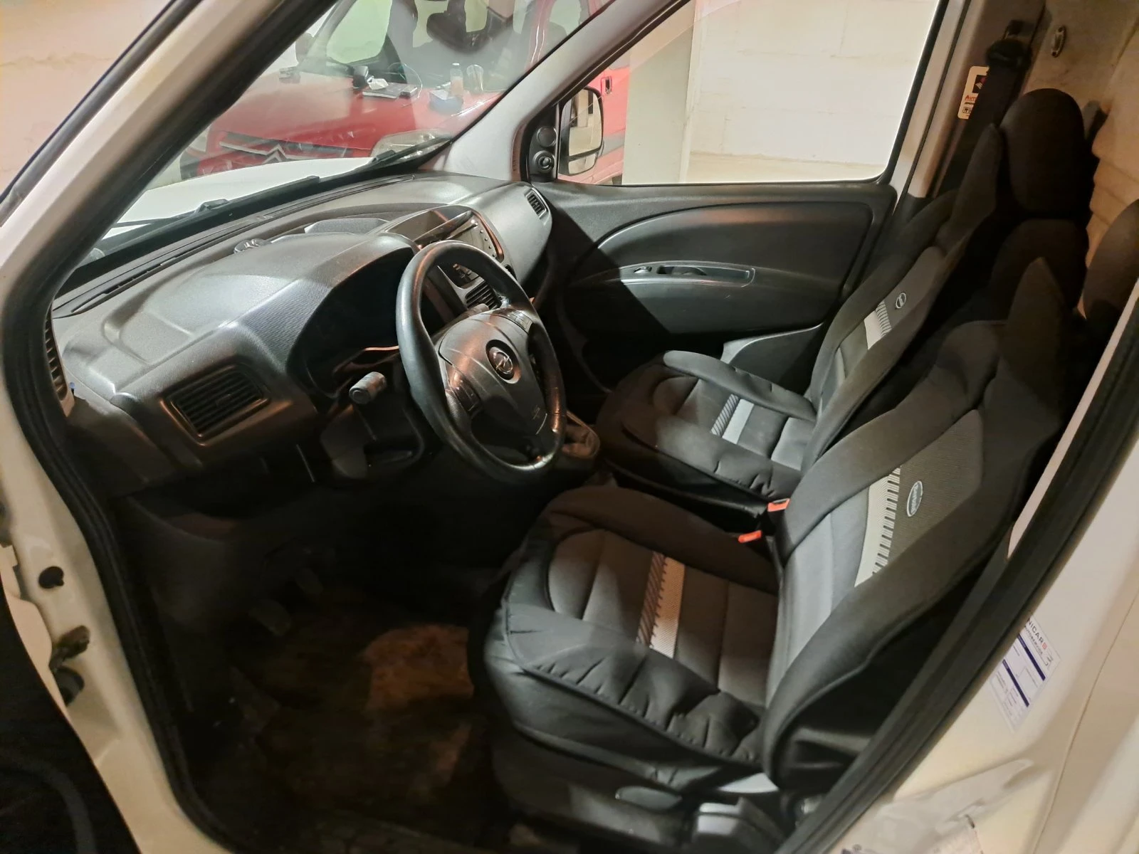Opel Combo 2.0 CDTI, снимка 8 - Автомобили и джипове - 54528896
