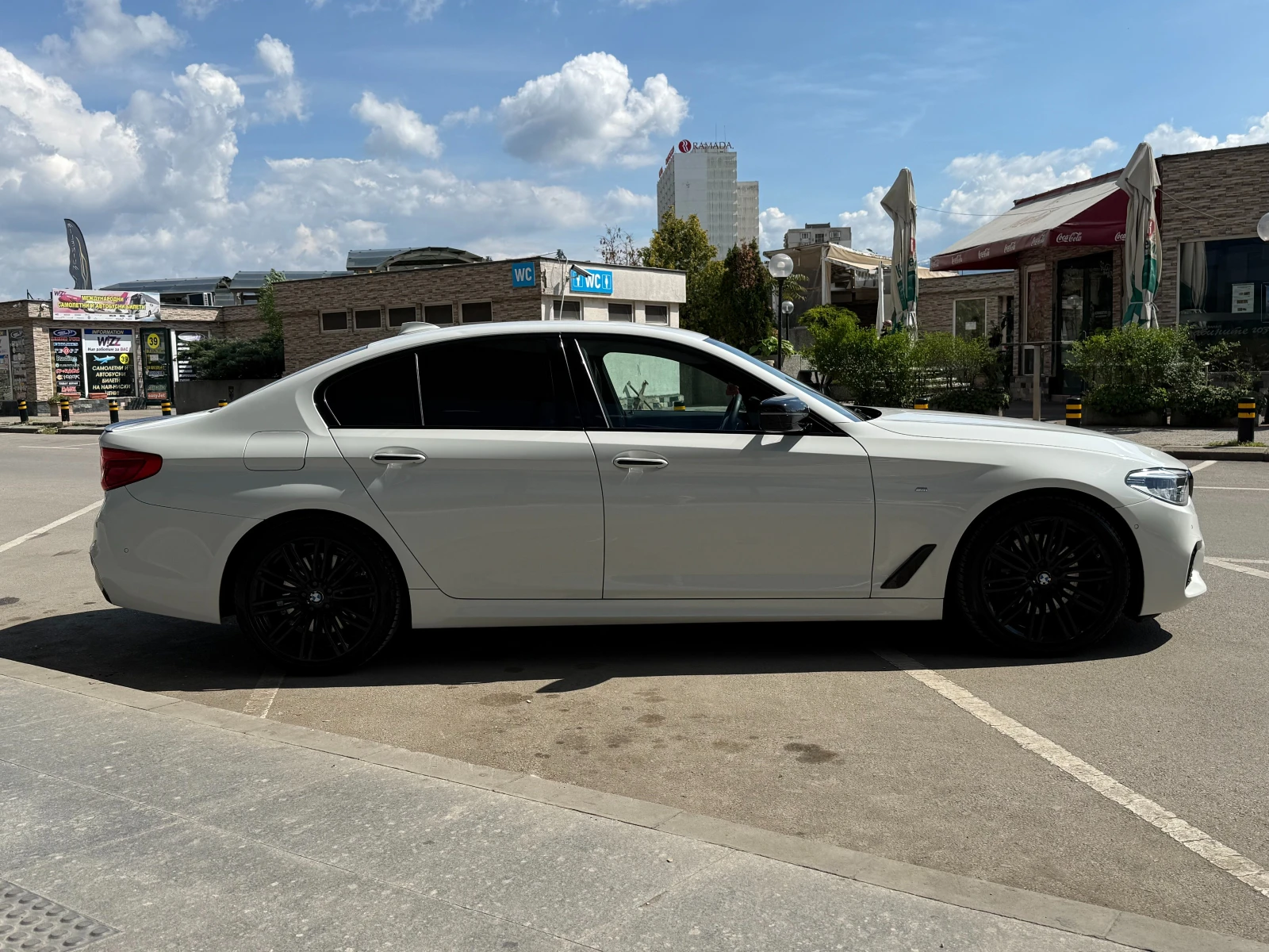 BMW 530 D 6 МЕСЕЦА ГАРАНЦИЯ/M Pack 265к.с. Laser/Германия, снимка 5 - Автомобили и джипове - 54625756