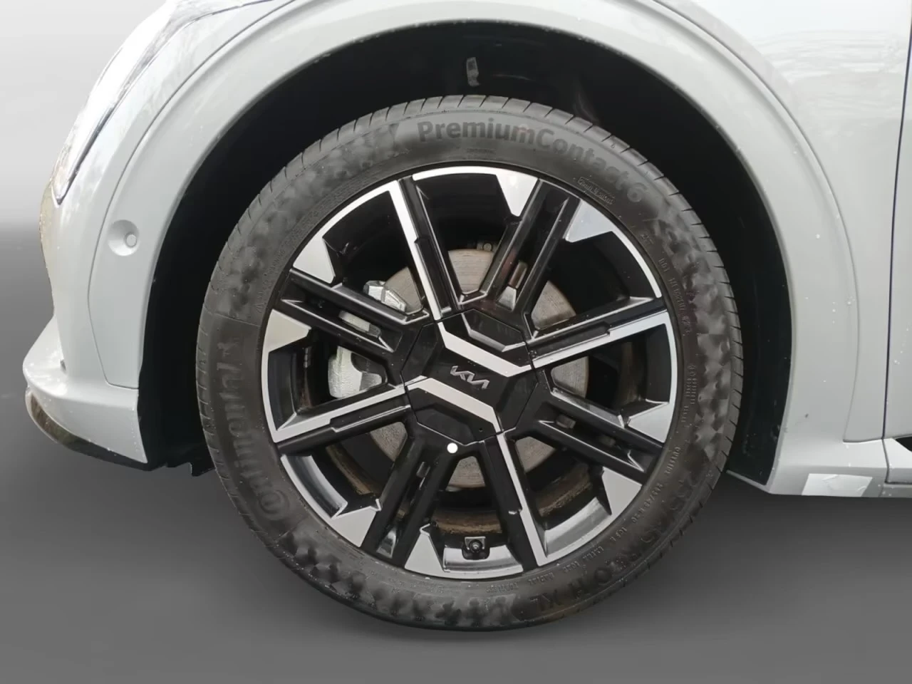 Kia EV6 GT-Line FACELIFT! All Options! WARRANTY!, снимка 17 - Автомобили и джипове - 54630350