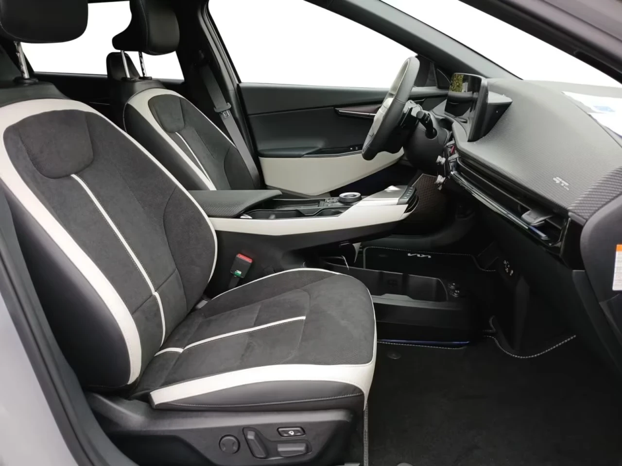 Kia EV6 GT-Line FACELIFT! All Options! WARRANTY!, снимка 10 - Автомобили и джипове - 54630350