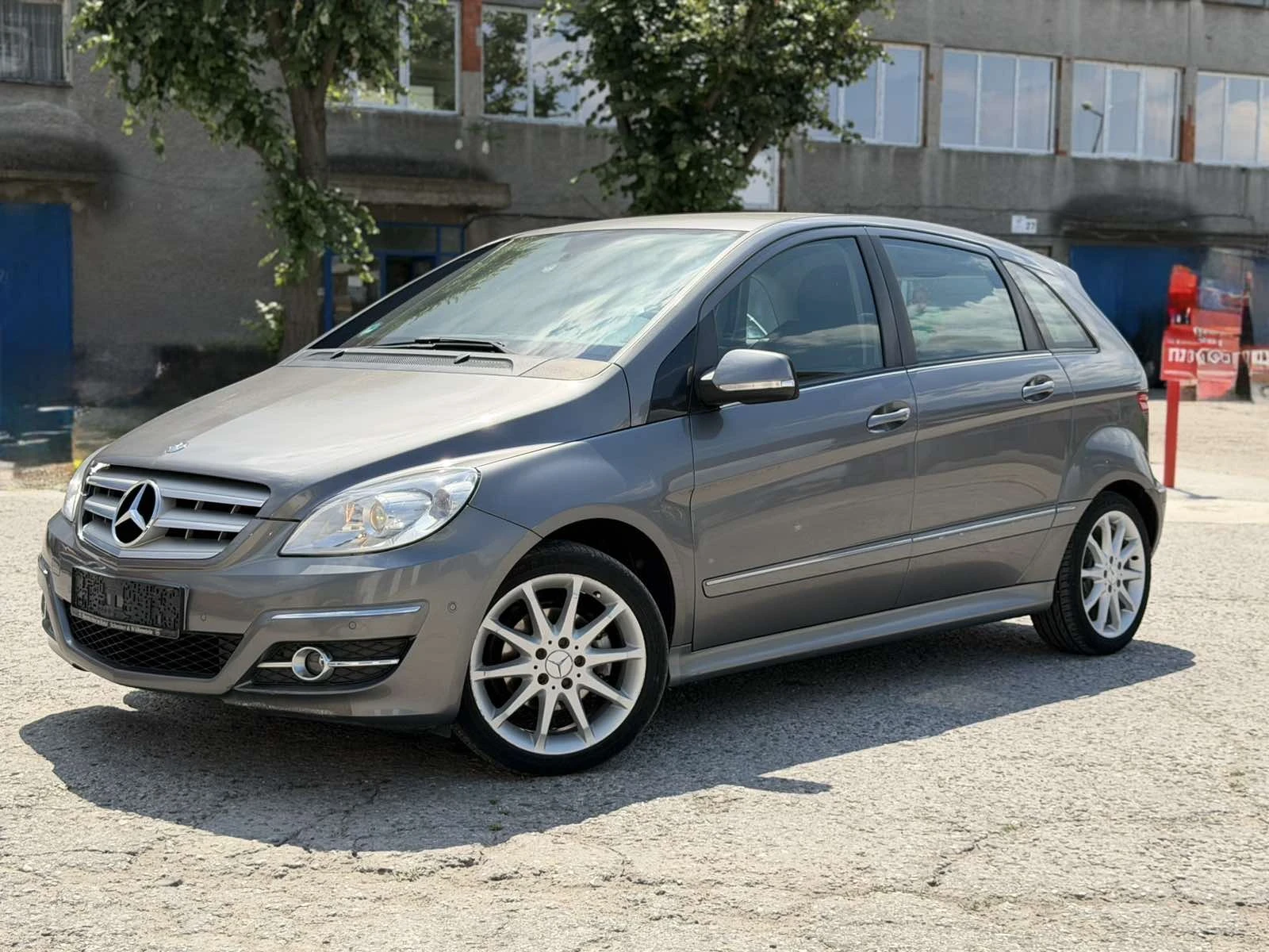 Mercedes-Benz B 170