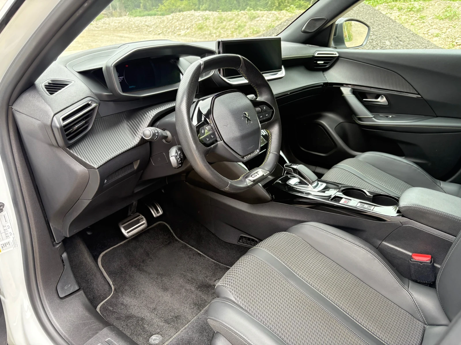 Peugeot 2008 GT Line 52kwh, снимка 9 - Автомобили и джипове - 55432583