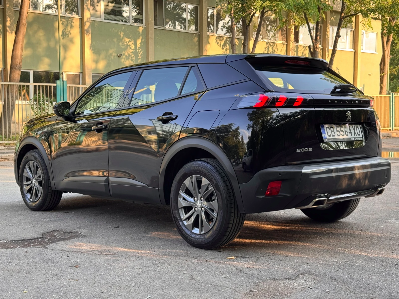 Peugeot 2008 PureTech автоматик, снимка 3 - Автомобили и джипове - 55442074