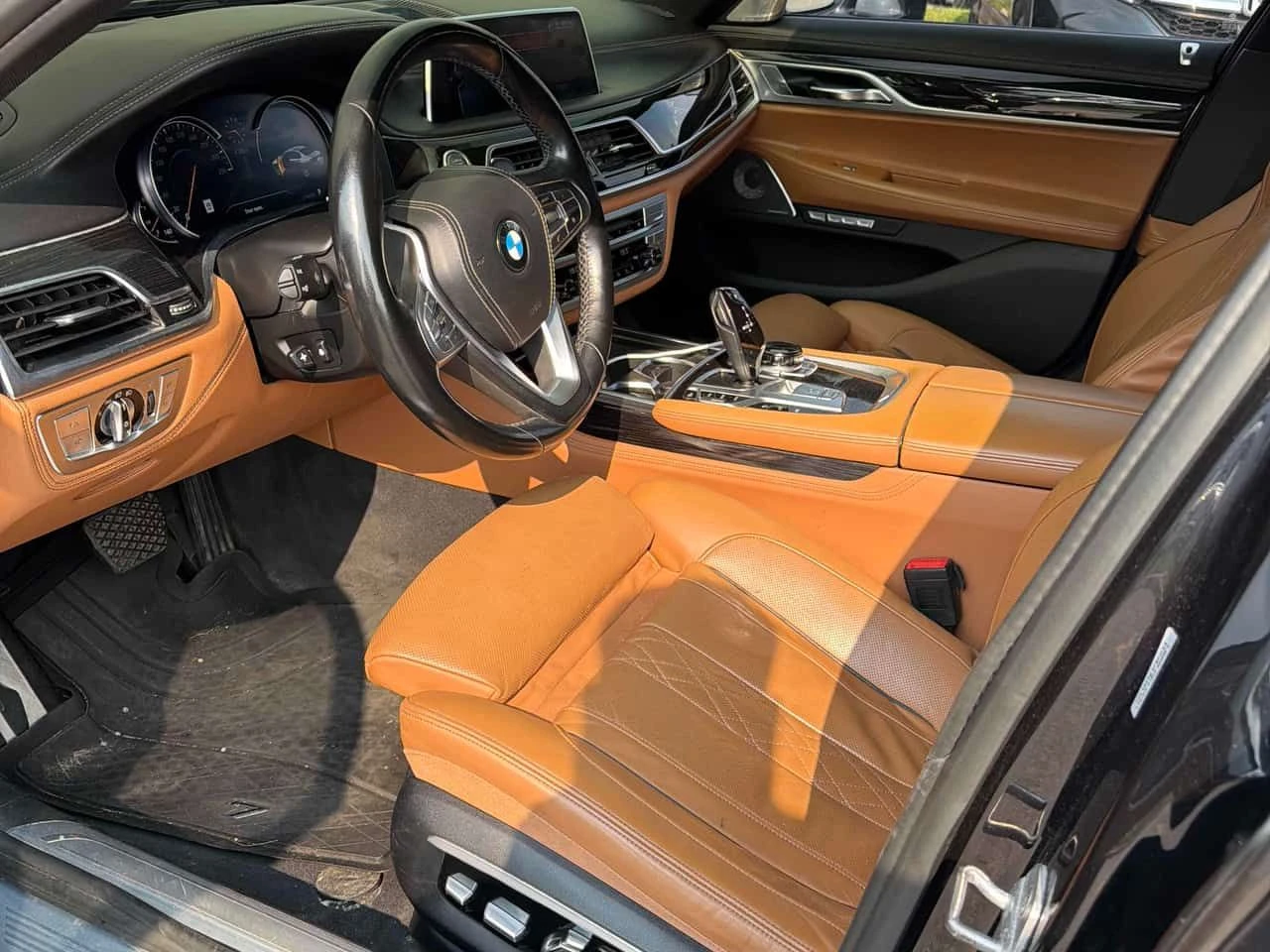 BMW 750 Li xDrive * CARFAX * МАСАЖИ* ОБДУХВАНЕ* B&W, снимка 10 - Автомобили и джипове - 55647517