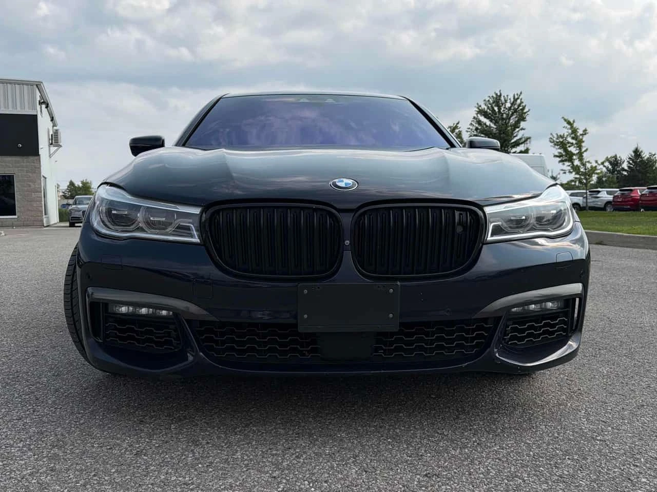 BMW 750 Li xDrive * CARFAX * МАСАЖИ* ОБДУХВАНЕ* B&W, снимка 6 - Автомобили и джипове - 55647517