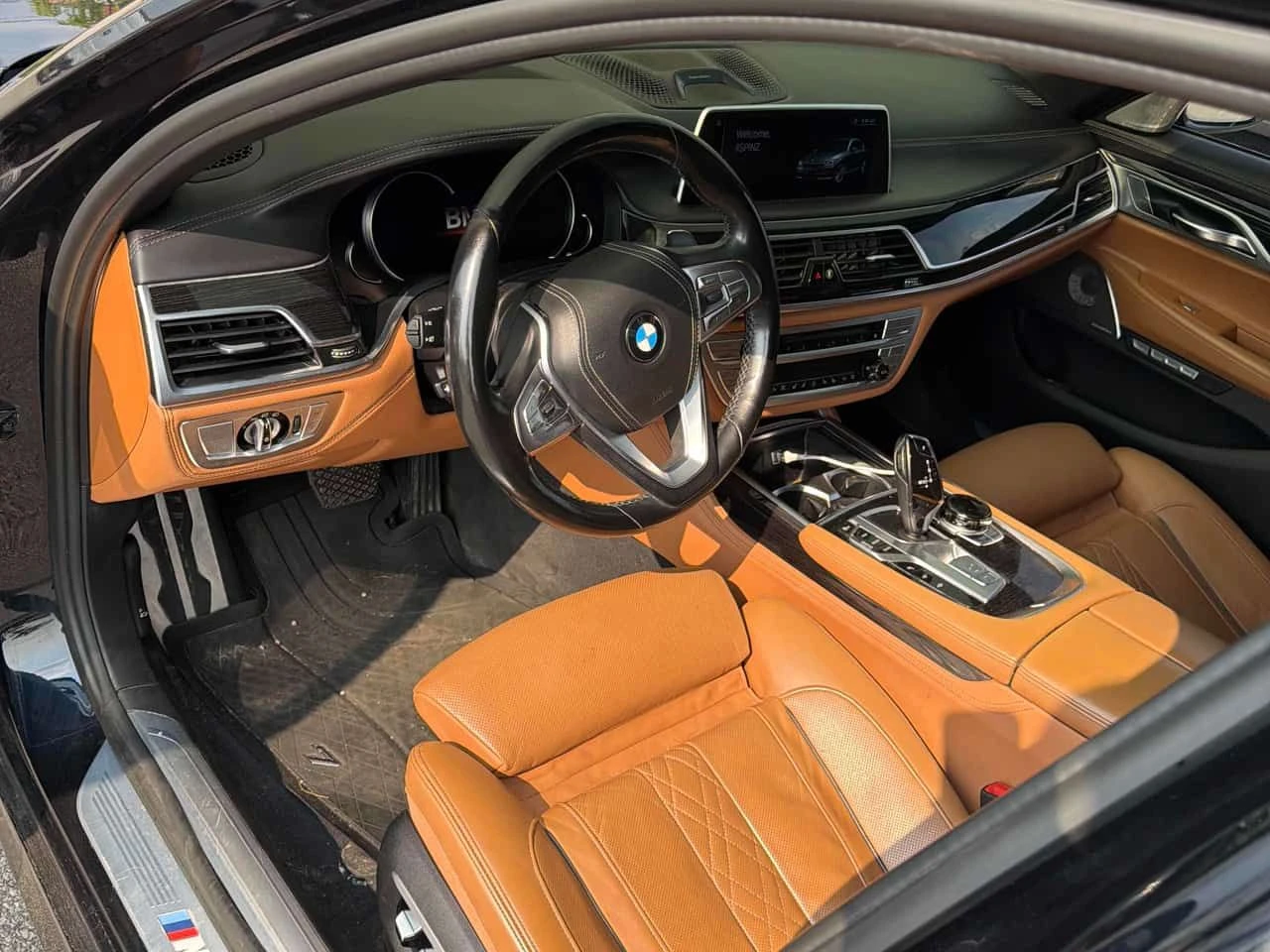 BMW 750 Li xDrive * CARFAX * МАСАЖИ* ОБДУХВАНЕ* B&W, снимка 5 - Автомобили и джипове - 55647517