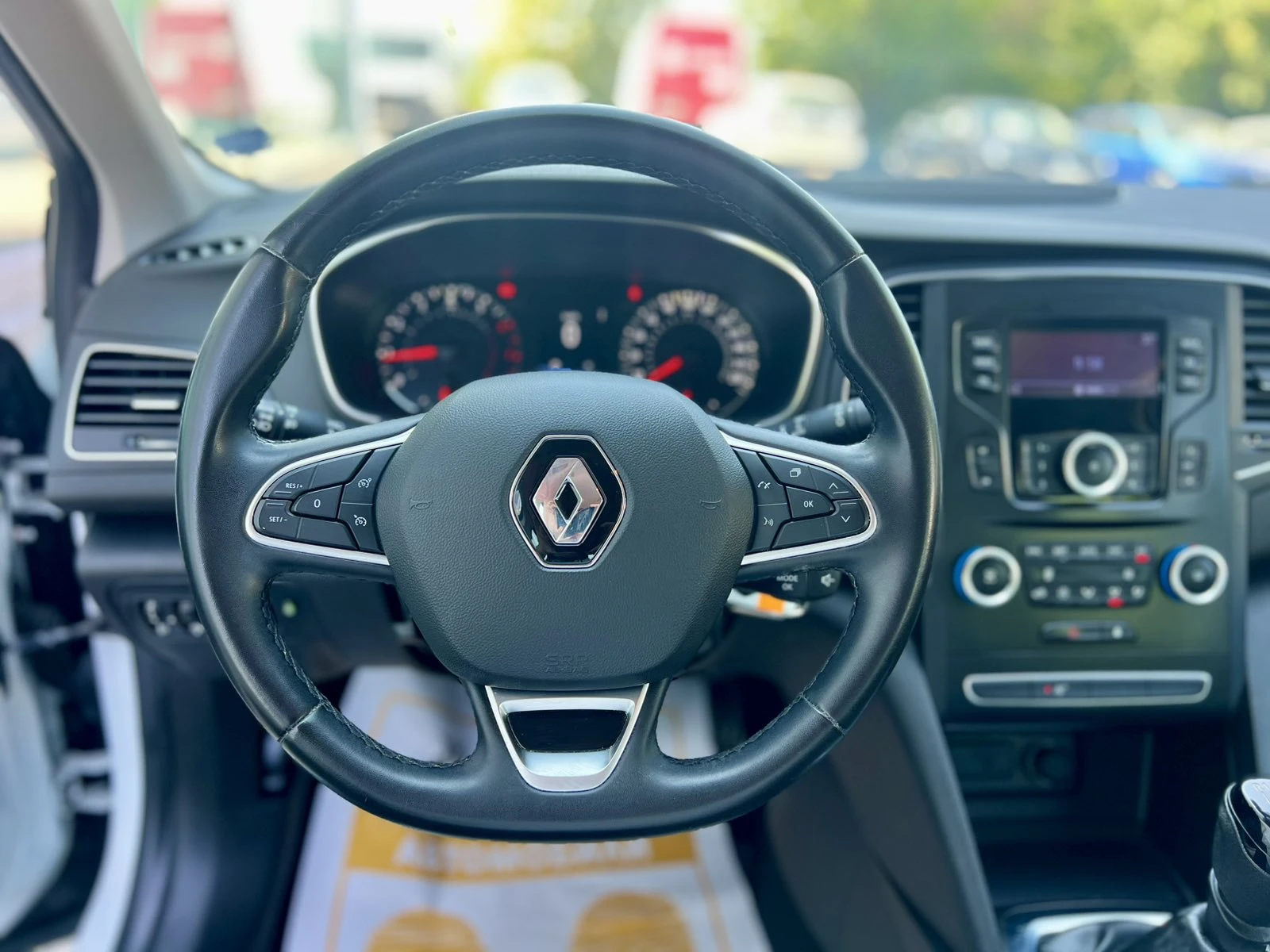 Renault Megane 1.3 TCe / 140к.с. / Life, снимка 12 - Автомобили и джипове - 55804078